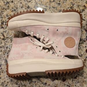 Converse Run Star Hike Platform High.  Egret Pink Clay .  Size 11.5 W or 10 M.